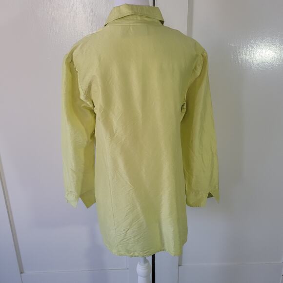 Chico's Size 1 US M 100% Silk Neon Yellow Button Up Collared Top Business Office - Picture 3 of 9